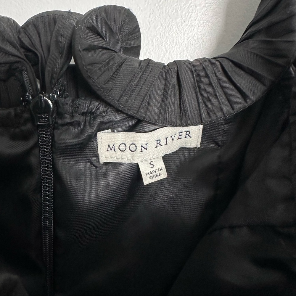 Tuckernuck MOON RIVER Black Pleated Maxi Dress Size Small - Picture 9 of 11